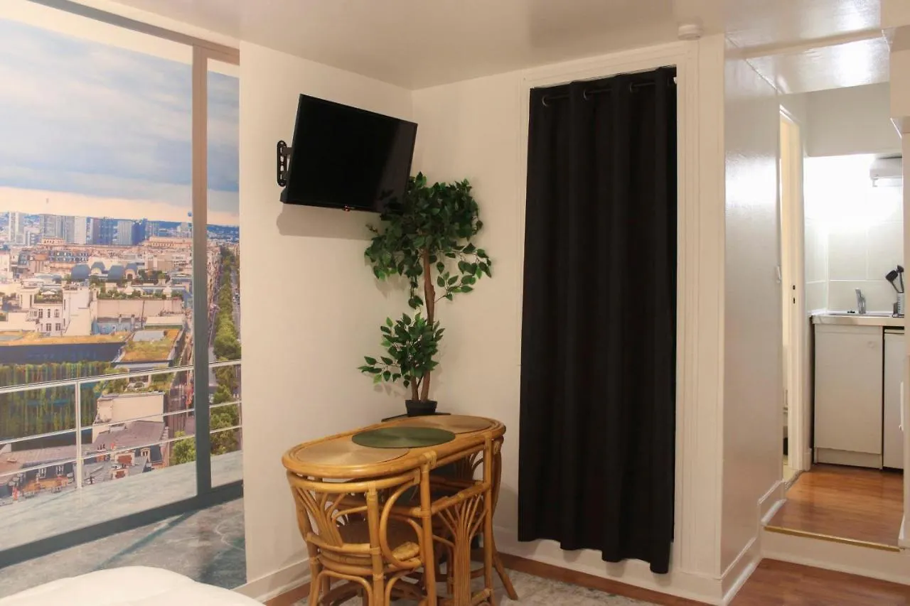 Cosy Studio In The Heart Of The 15Th location